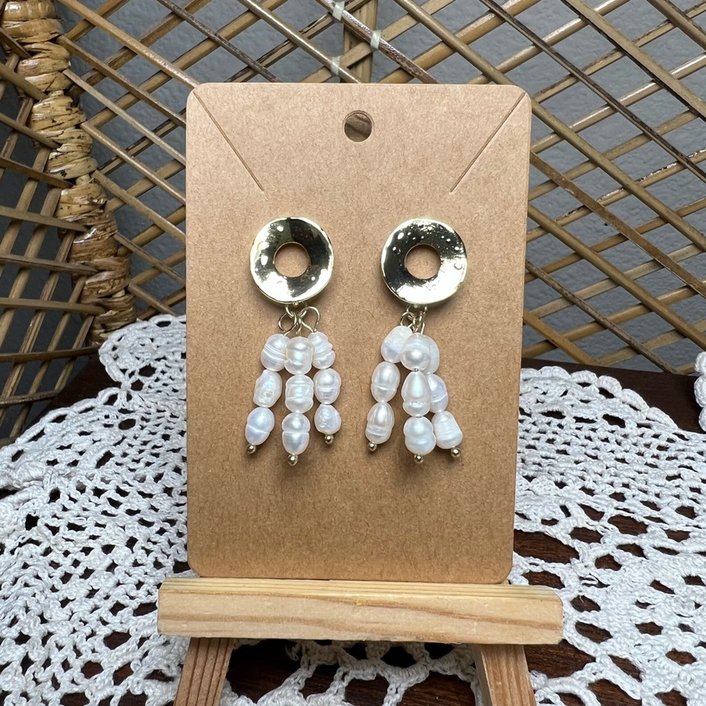Cluster pearl classic earrings